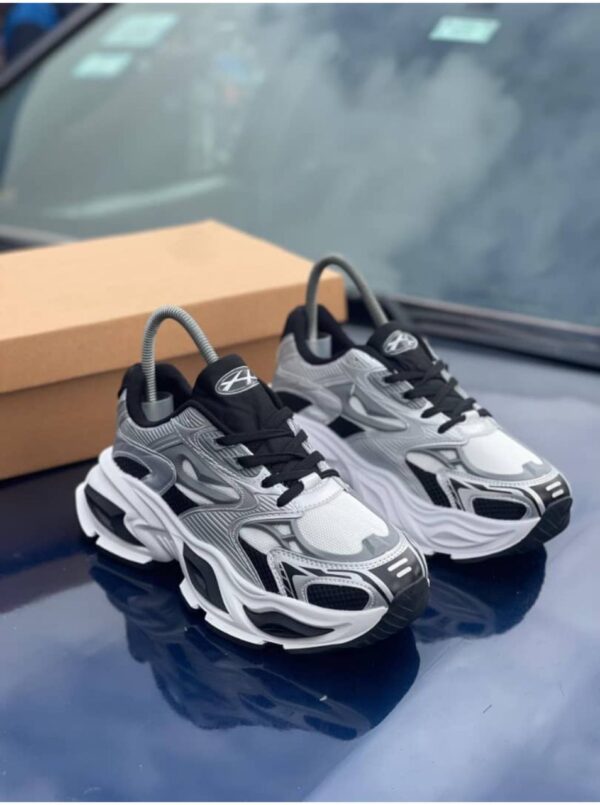 Unisex Sneakers (UNS001)