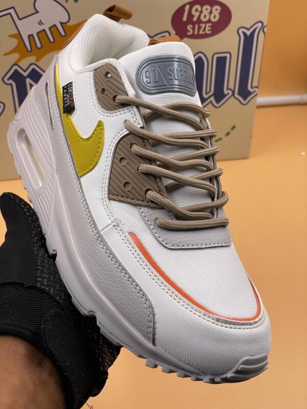 Quality Sneakers (QS002)